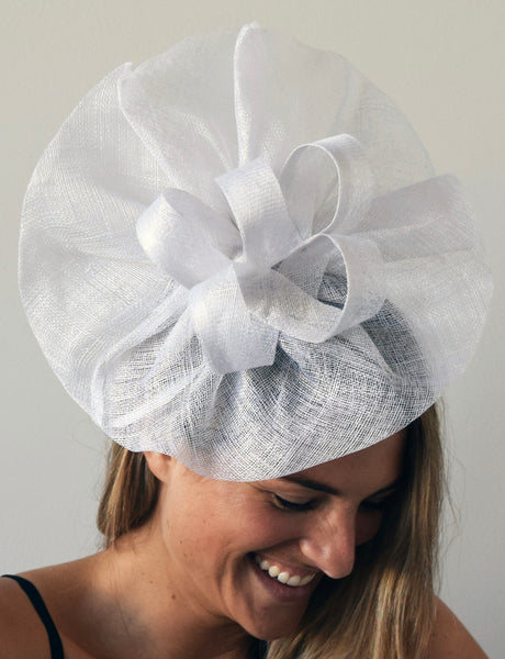 Tia Large Pure White Fascinator, Royal Wedding Hat, White Kentucky Derby Hat, Oaks Fascinator Headband, Spring Racing Fashion 2023, White Millinery
