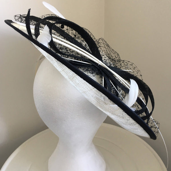 Lydia Black & Cream White Fascinator, Kentucky Derby Hat, Saucer-Style Hat, Royal Millinery, Black White Hat, Wedding Hats for Women, Tea Hat