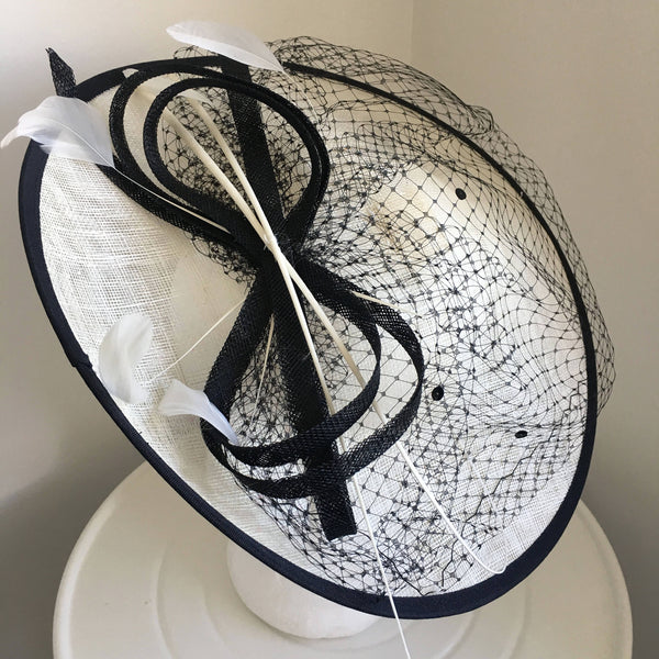 Lydia Black & Cream White Fascinator, Kentucky Derby Hat, Saucer-Style Hat, Royal Millinery, Black White Hat, Wedding Hats for Women, Tea Hat