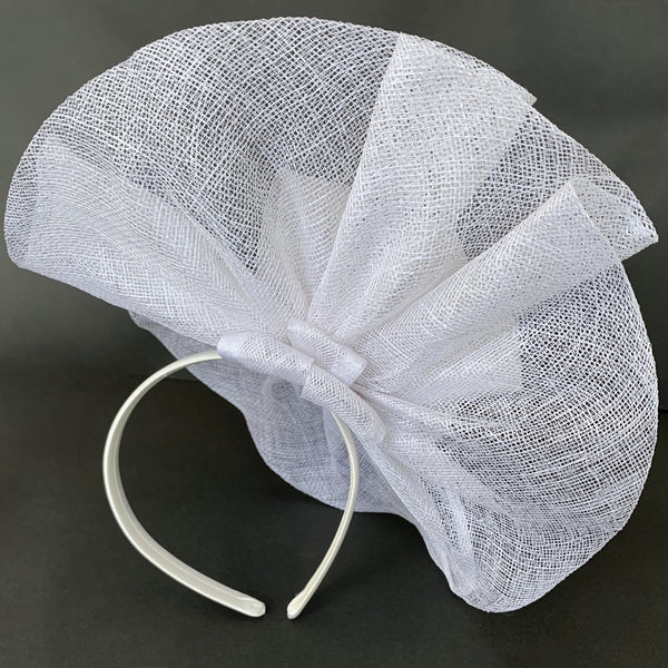 Tia Oversized White Fascinator, Royal Wedding Hat, White Kentucky Derby Hat, Oaks Fascinator Headband, Spring Racing Fashion 2023, White Millinery